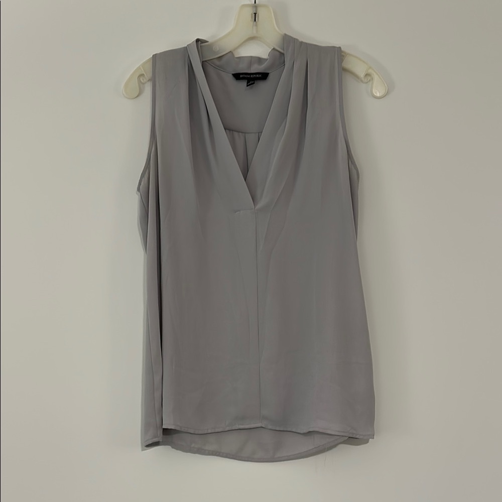 Banana Republic Gray Sleeveless Mandarin Collar Blouse